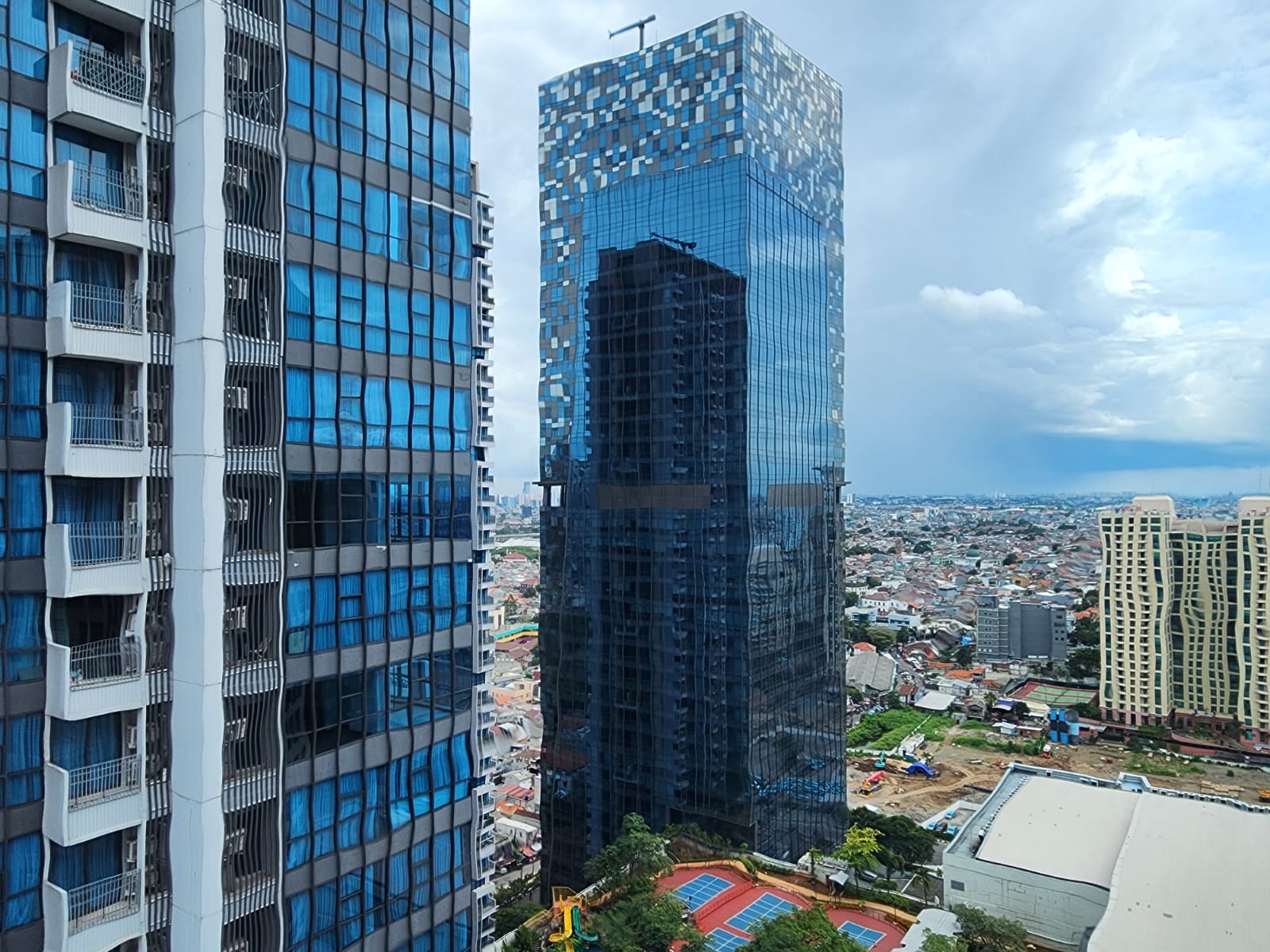 Sewa Apartemen Casagrande Residence Tower MONTANA 3 Bed Room Luas 104 m2 