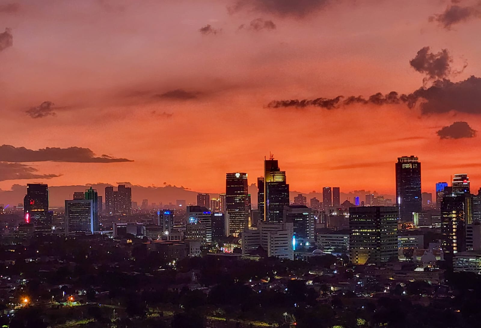 Sewa Apartemen Casagrande Tower MIRAGE 1 Bed Room Luas 51 m2 Lantai 29 unit 10 Rp. 144 Juta / Tahun Stock Sewa Apartemen Casagrande Termurah, Terlengkap dan Terupdate di area Kokas www.casagrande-residence.com