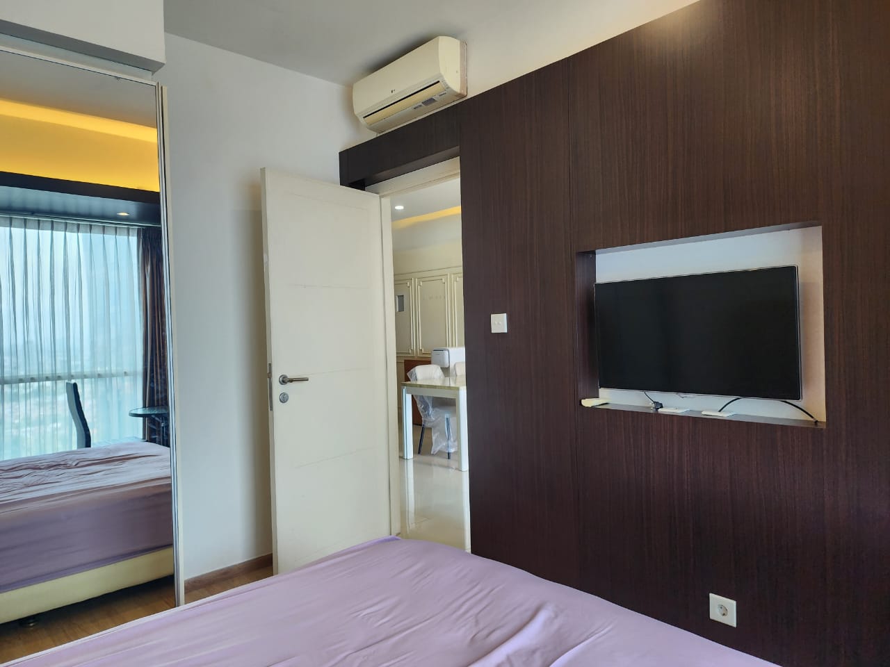 Sewa Apartemen Casagrande Tower MIRAGE 1 Bed Room Luas 51 m2 Lantai 29 unit 10 Rp. 144 Juta / Tahun Stock Sewa Apartemen Casagrande Termurah, Terlengkap dan Terupdate di area Kokas www.casagrande-residence.com