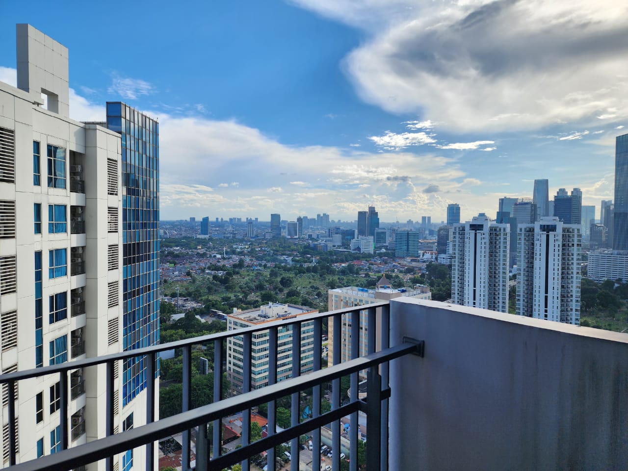 Sewa Casagrande Residence Tower Angelo 2 BR Rp.18.000.000/Bulan (Rp.216.000.000/Tahun) Stock Sewa Apartemen Casagrande Residence Termurah, Terlengkap dan Terupdate Bulan November Tahun 2025 www.casagrande-residence.com