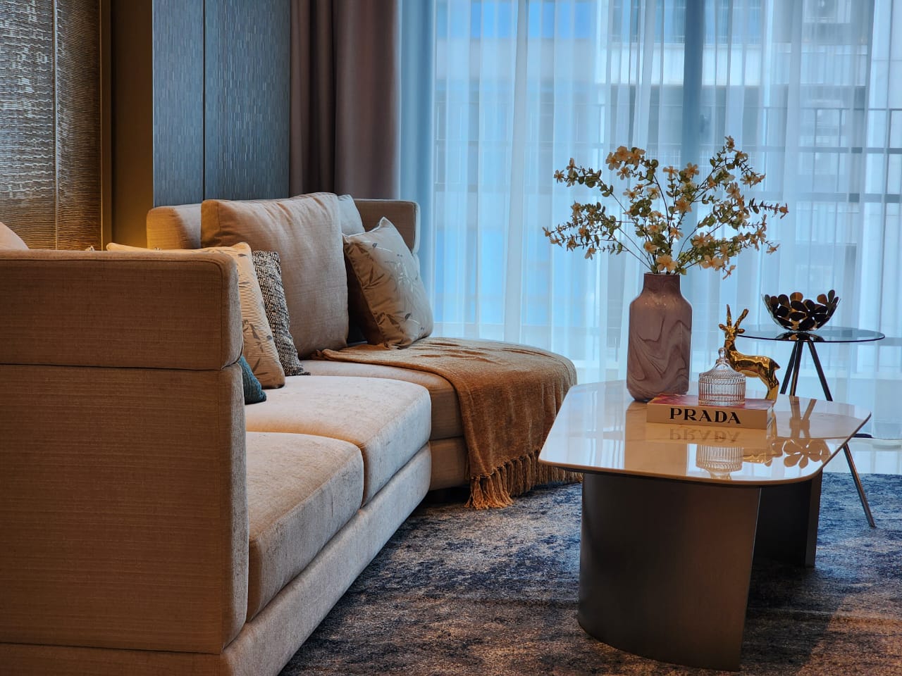 Stock Jual Casagrande Residence Bulan Oktober 2024 Jual Tower Angelo 3+1 Bed Room Luas 129 m2 Furnished Lantai 43 unit 09 Rp. 5,8 Milyar Fully Furnished www.casagrande-residence.com Stock Jual Casa Grande Terlengkap, Termurah dan Terupdate