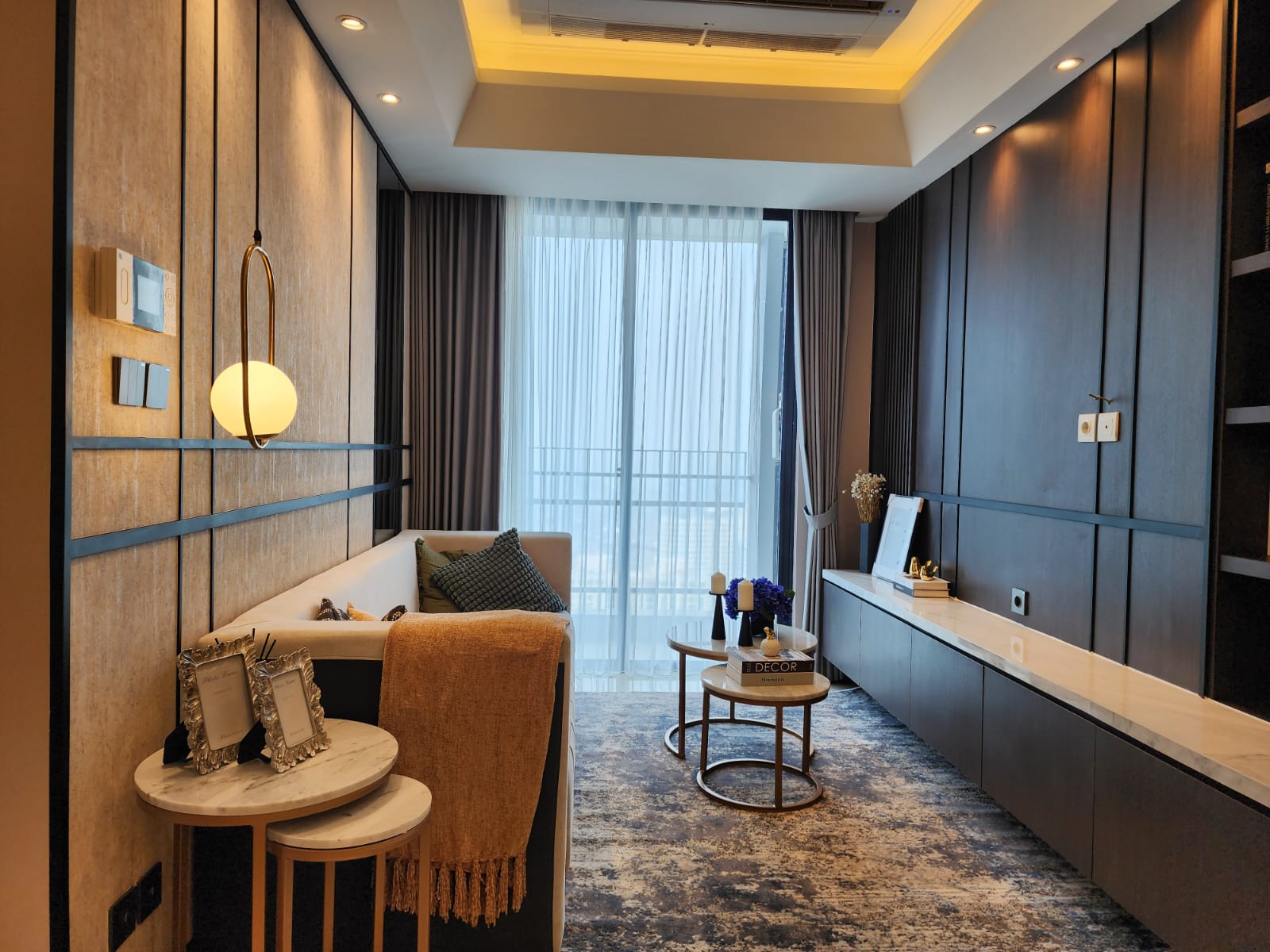 Stock Jual Casagrande Residence Bulan Oktober 2024 Jual Tower Angelo 3+1 Bed Room Luas 129 m2 Furnished Lantai 45 unit 08 Rp. 5,2 Milyar Fully Furnished www.casagrande-residence.com Stock Jual Casa Grande Terlengkap, Termurah dan Terupdate