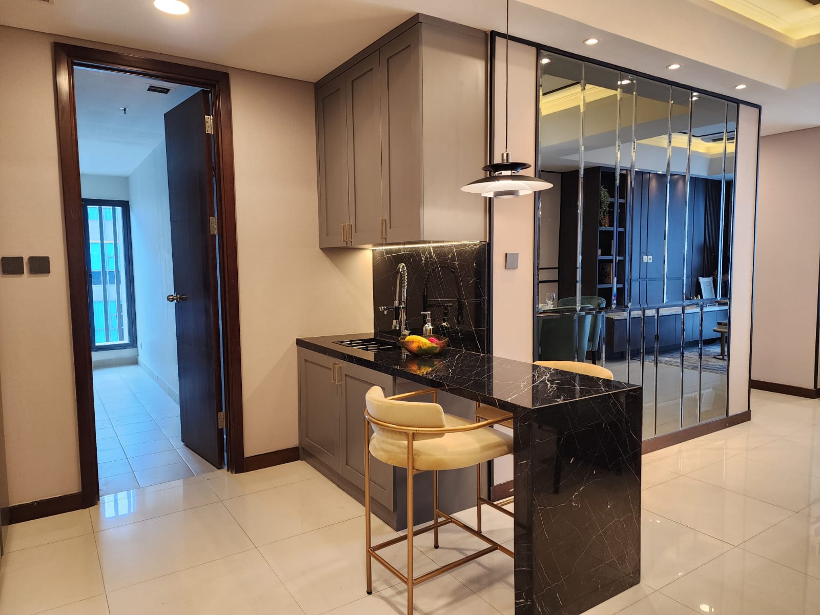 Stock Jual Casagrande Residence Bulan Oktober 2024 Jual Tower Angelo 3+1 Bed Room Luas 129 m2 Furnished Lantai 45 unit 08 Rp. 5,2 Milyar Fully Furnished www.casagrande-residence.com Stock Jual Casa Grande Terlengkap, Termurah dan Terupdate