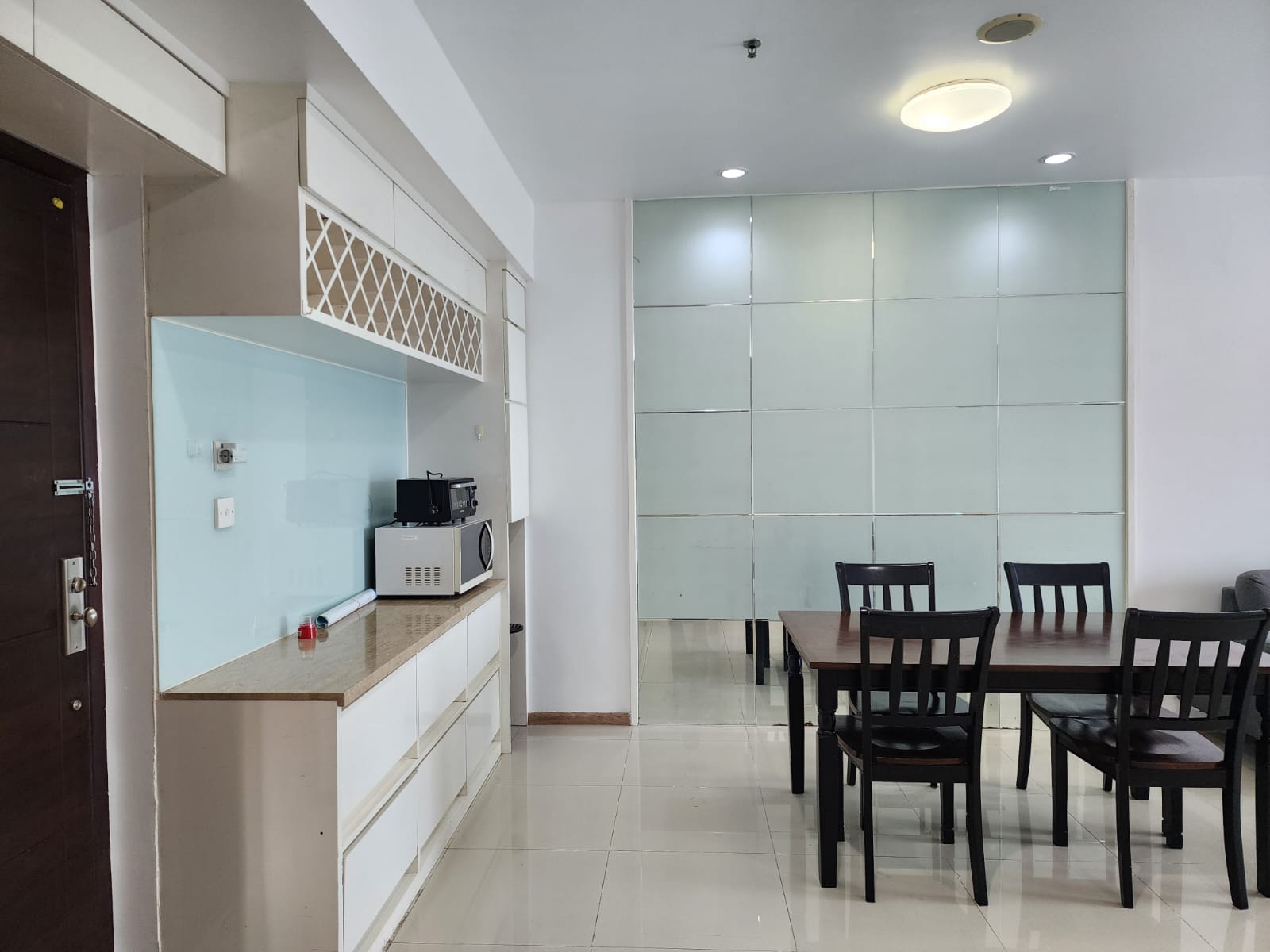 Stock Sewa 2+1 Bed Room Bulan Februari Tahun 2026 Casagrande Residence Tower Mirage 2+1 BR  Luas 101 sqm Rp.17.000.000/Bulan (Rp.204.000.000/Tahun) Stock Sewa Apartemen Casagrande Residence Termurah, Terlengkap dan Terupdate