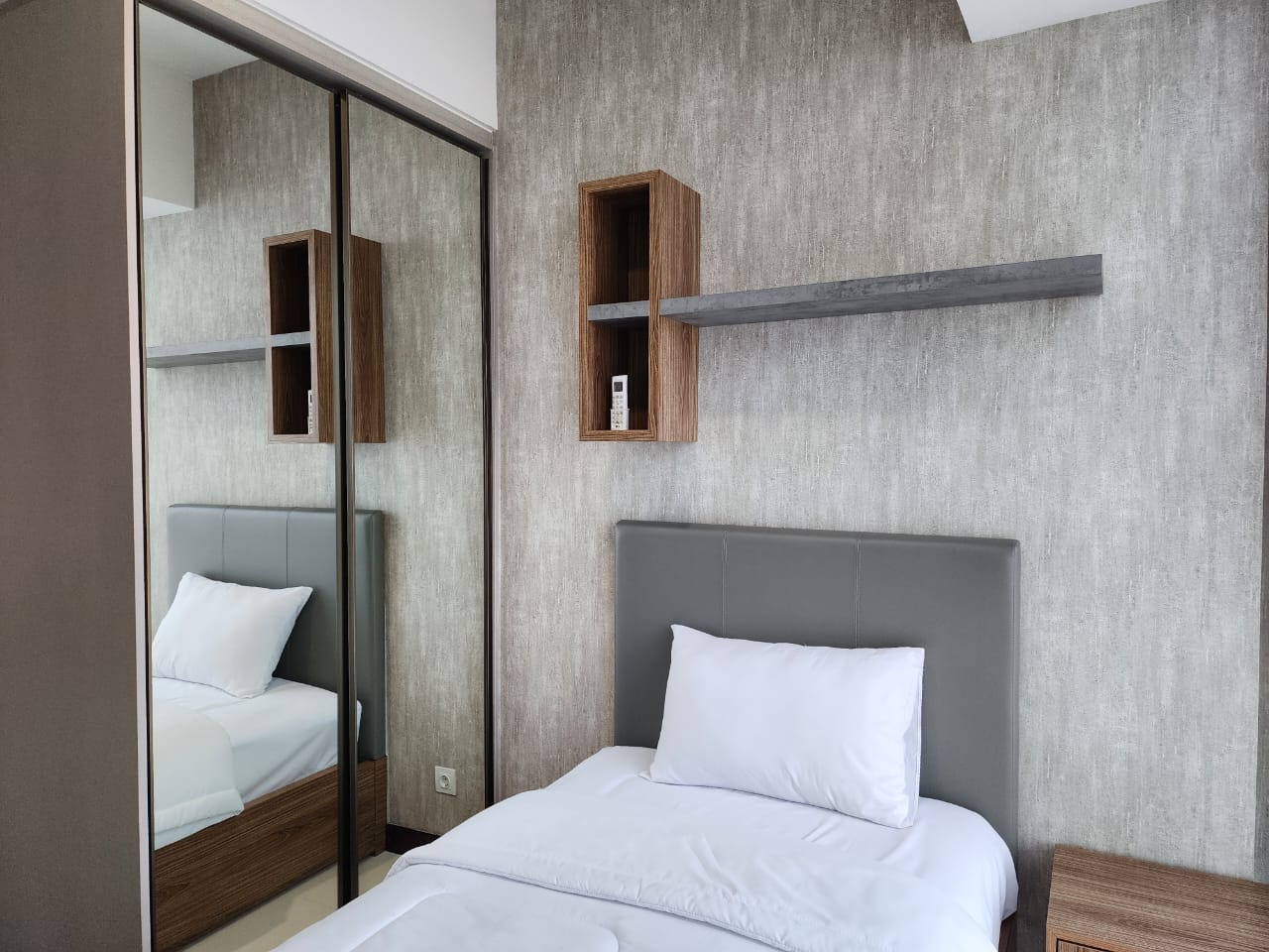 Stock Sewa Casagrande Residence Bulan Agustus 2024 Sewa Tower Angelo 2+1 Bed Room Luas 76 m2 Lantai 40 unit 05 Rp. 16 Juta Per Bulan Minimal Sewa 1 Tahun Stock Sewa Termurah, Terlengkap dan Terupdate www.casagrande-residence.com !!!