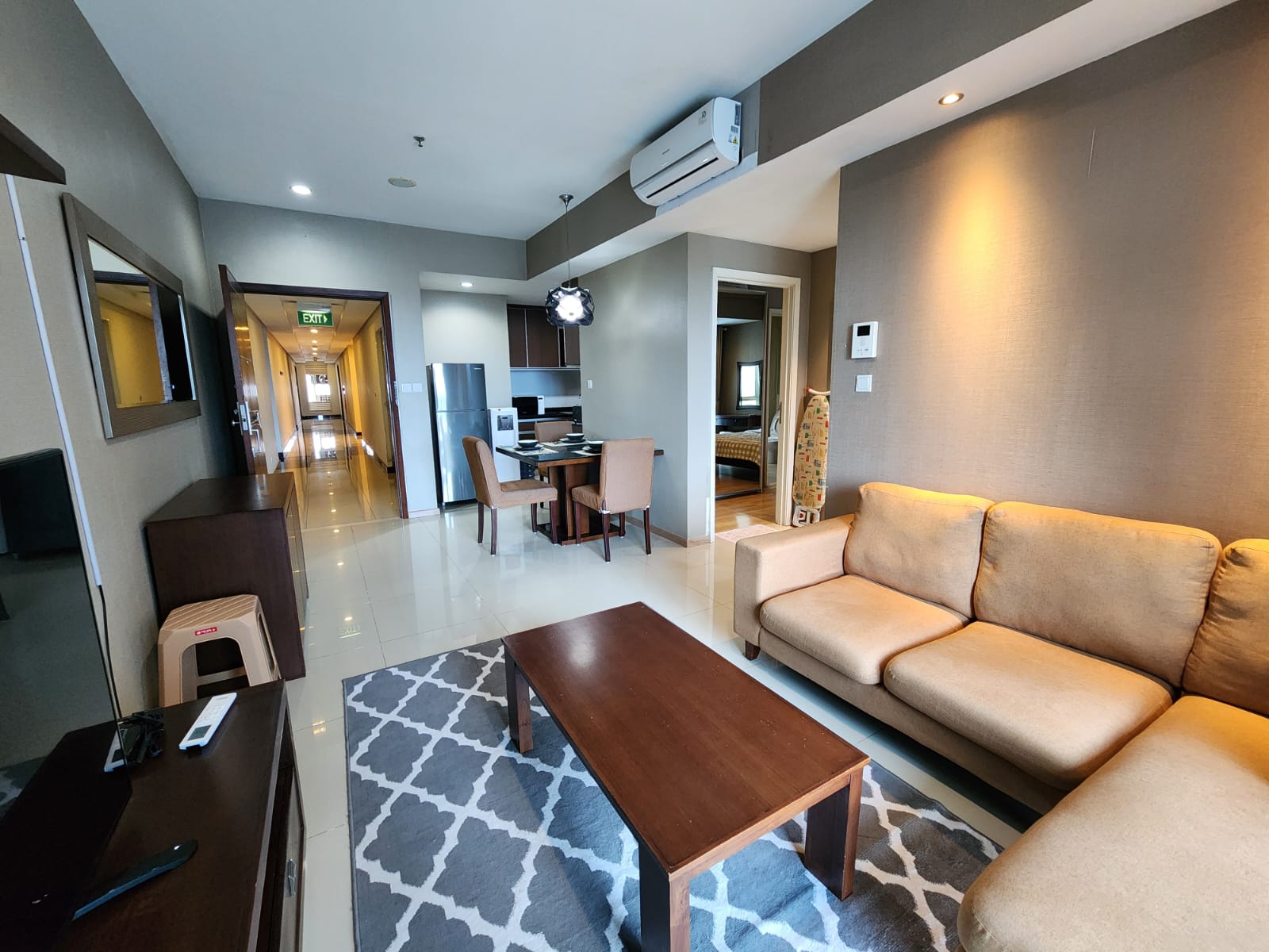 Stock Sewa Casagrande Residence Bulan Desember 24 Sewa Apartemen Tower MIRAGE 2 Bed Room Luas 72 m2 Lantai 11 unit 07 Rp. 13 Juta Per Bulan Minimal Sewa 1 Tahun Stock Sewa Termurah, Terlengkap dan Terupdate www.casagrande-residence.com