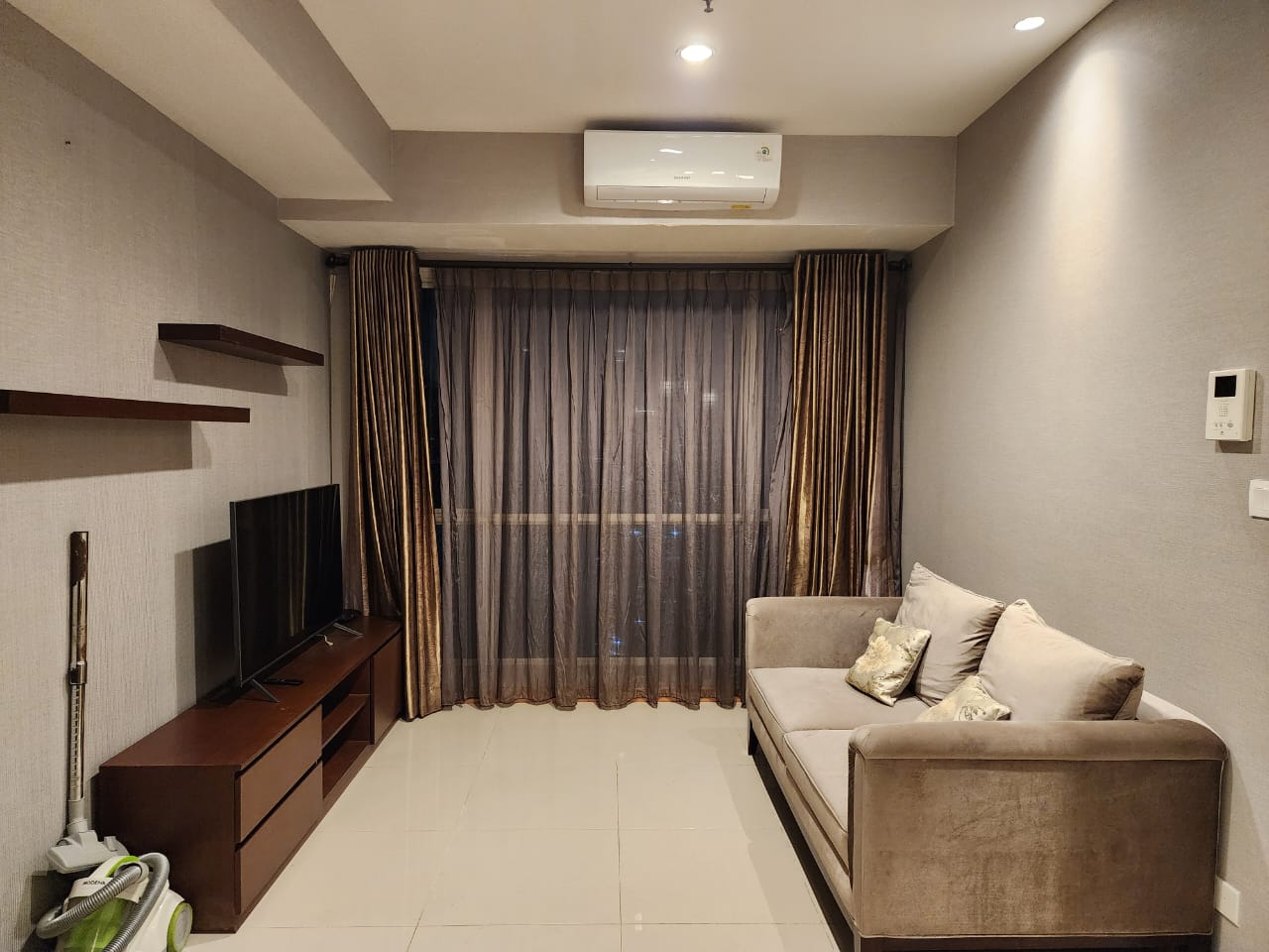 Stock Sewa Casagrande Residence Bulan November 24 Sewa Apartemen Tower MIRAGE 1 Bed Room Luas 48 m2 Lantai 35 unit 02 Rp. 11 Juta Per Bulan Minimal Sewa 1 Tahun Stock Sewa Termurah, Terlengkap dan Terupdate www.casagrande-residence.com