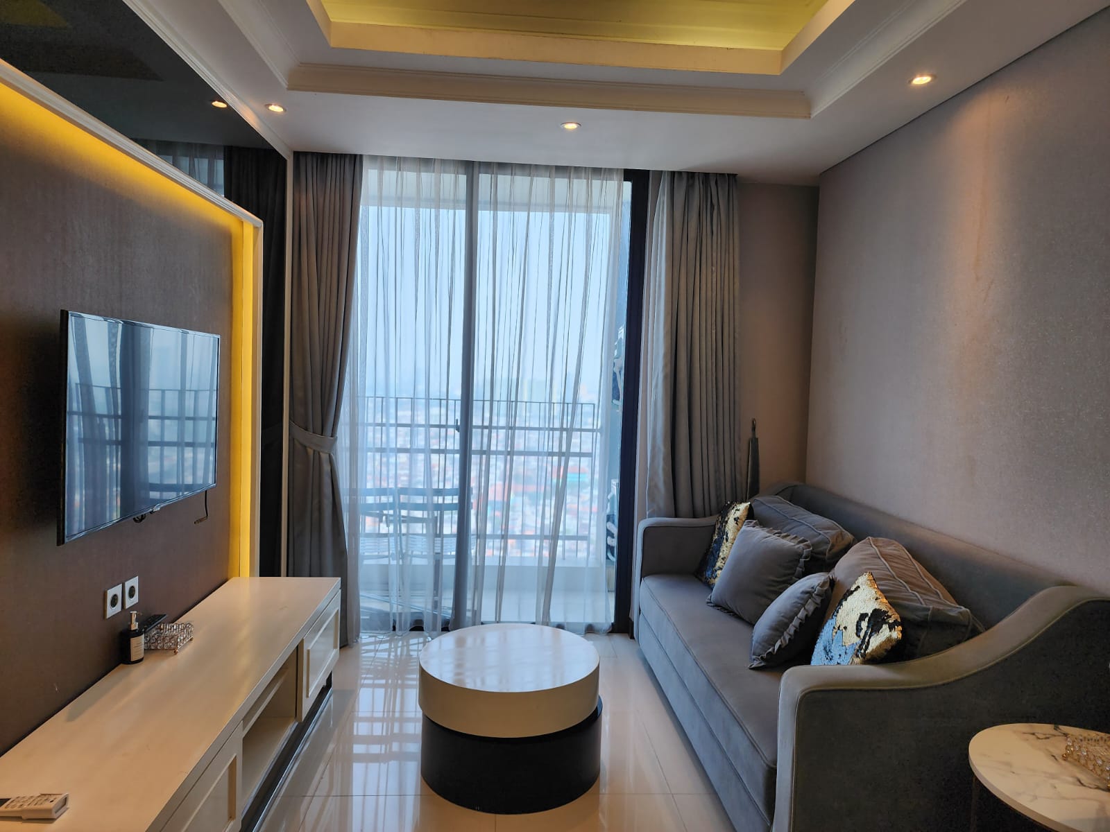 Stock Sewa Casagrande Residence Bulan Oktober 2024 Sewa Apartemen Tower BELLA 2 Bed Room Luas 76 m2 Lantai 32 unit 03 Rp. 18 Juta Per Bulan Minimal Sewa 1 Tahun Stock Sewa Termurah, Terlengkap dan Terupdate www.casagrande-residence.com