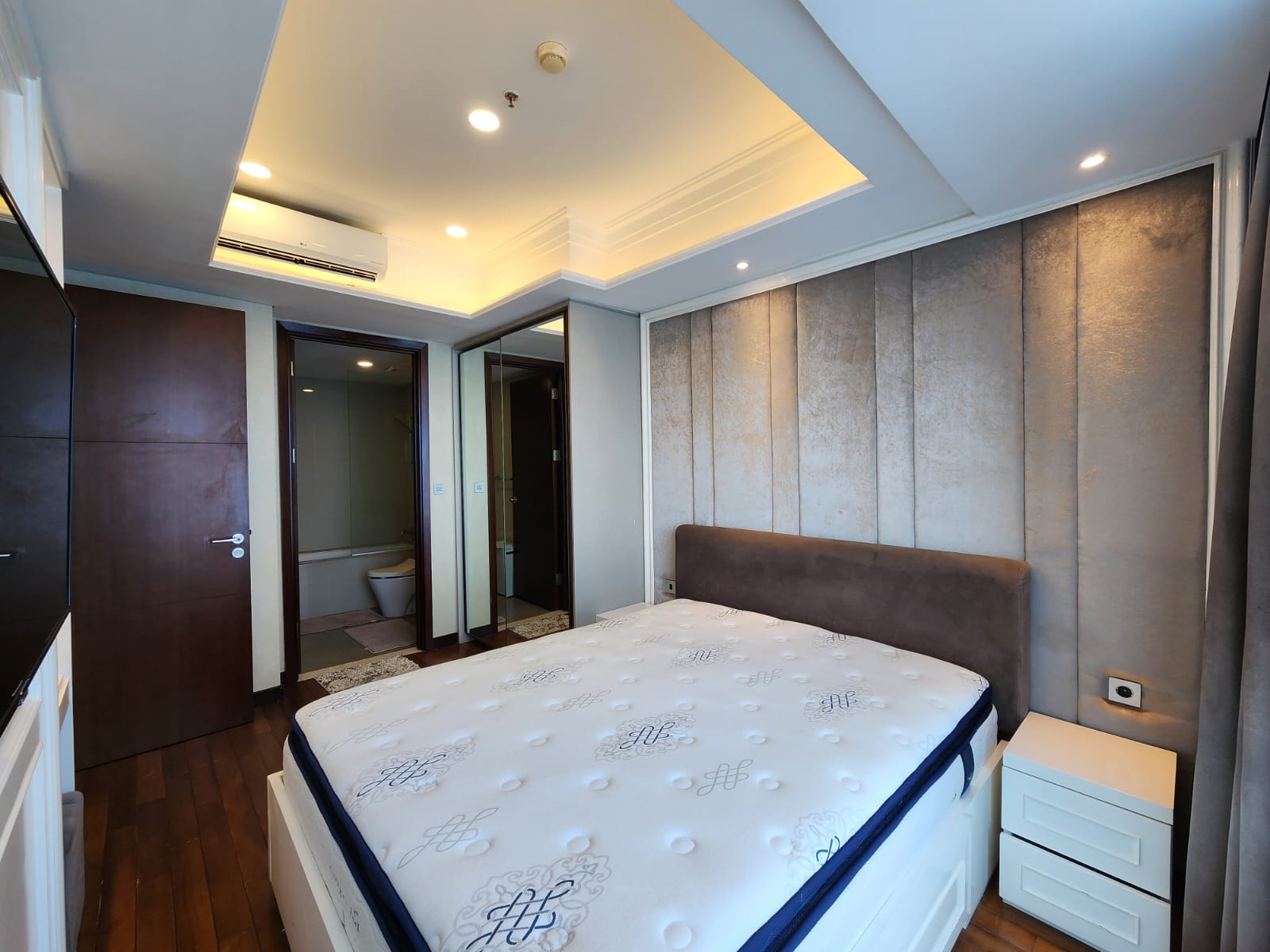 Stock Sewa Casagrande Residence Bulan Oktober 2024 Sewa Apartemen Tower BELLA 2 Bed Room Luas 76 m2 Lantai 32 unit 03 Rp. 18 Juta Per Bulan Minimal Sewa 1 Tahun Stock Sewa Termurah, Terlengkap dan Terupdate www.casagrande-residence.com