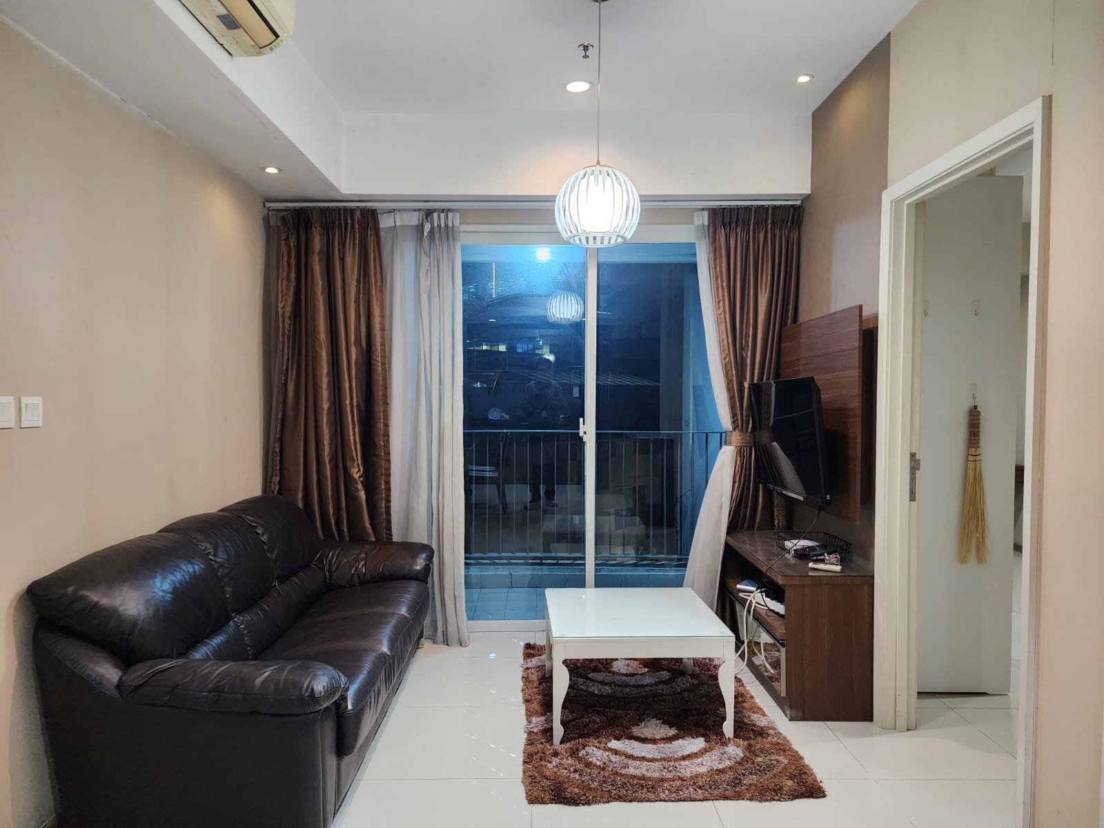 Stock Sewa Casagrande Residence Bulan November 24 Sewa Apartemen Tower MONTANA 2+1 Bed Room Luas 76 m2 Lantai 06 unit 11 Rp. 14 Juta Per Bulan Minimal Sewa 1 Tahun Stock Sewa Termurah, Terlengkap dan Terupdate www.casagrande-residence.com